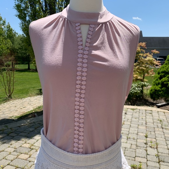 💓 Pastel Pink Button Down Blouse 💓 - Picture 7 of 8